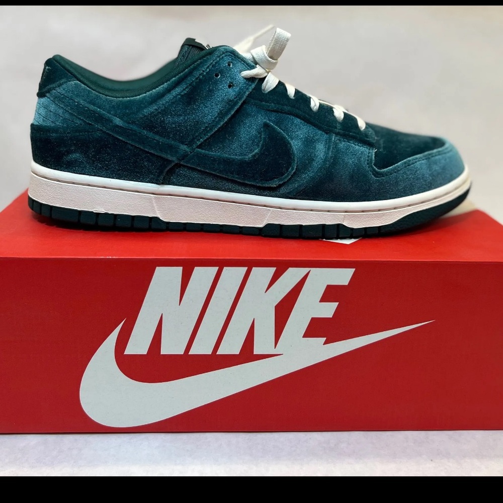 Nike Dunk Low Atomic Teal/ Velvet
